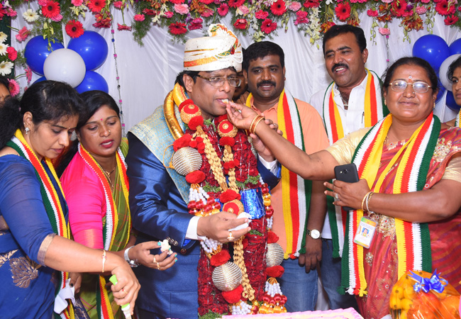 Bro Andrew Richard wonderfully celebrates his 57th Birthday amidst a large number of devotees and social organisations here on Tuesday 16th, 2018 in Bangalore with the myriad of wishes.